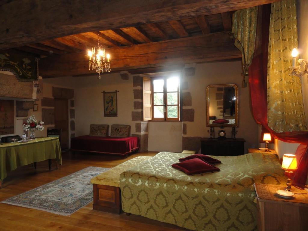 Bed and Breakfast Manoir De La Branche Maen Roch Экстерьер фото
