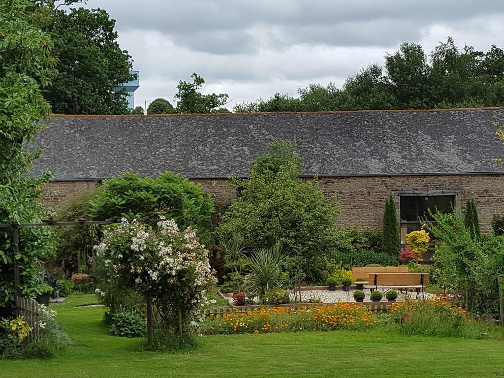 Bed and Breakfast Manoir De La Branche Maen Roch Экстерьер фото