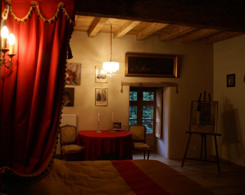 Bed and Breakfast Manoir De La Branche Maen Roch Экстерьер фото
