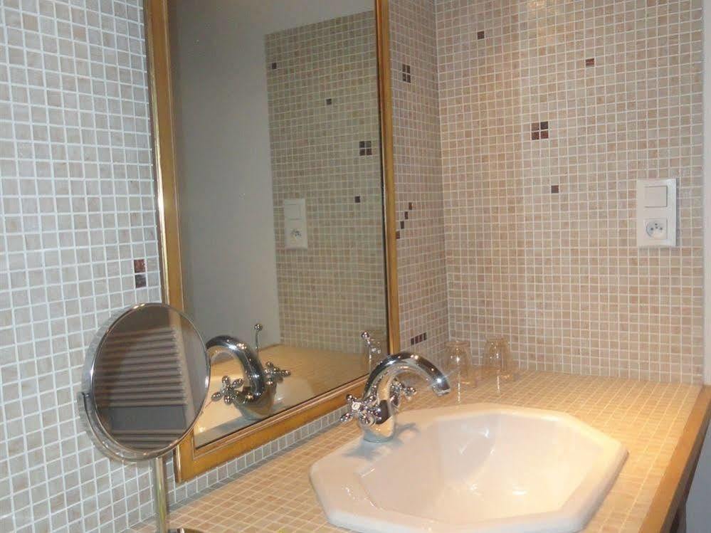 Bed and Breakfast Manoir De La Branche Maen Roch Экстерьер фото